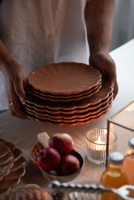 Scallop Mocha Mousse 10" Ceramic Plate