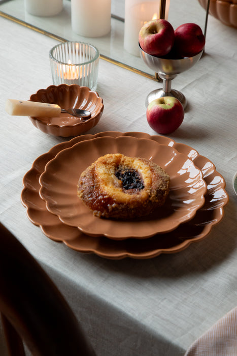 Scallop Mocha Mousse 10" Ceramic Plate