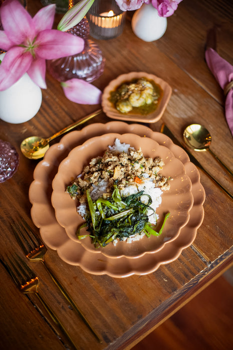 Scallop Mocha Mousse 10" Ceramic Plate